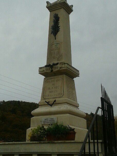 monument aux morts